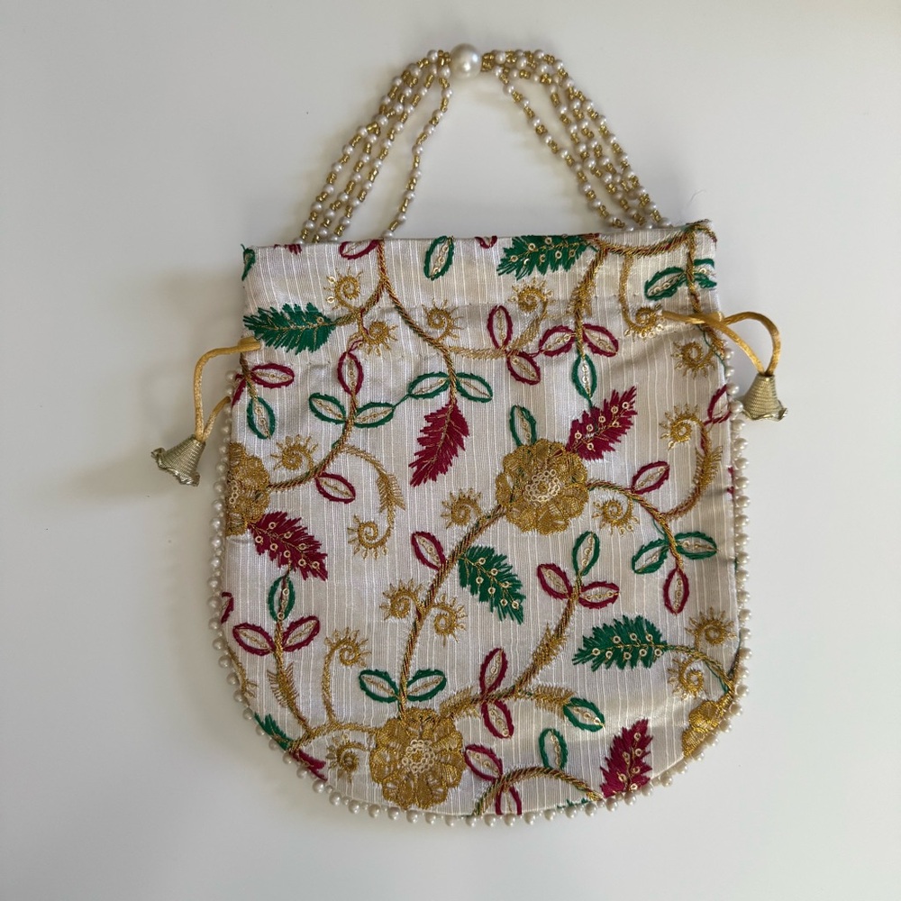 NEW handmade in India embroidered purse - perfect for Christmas!
